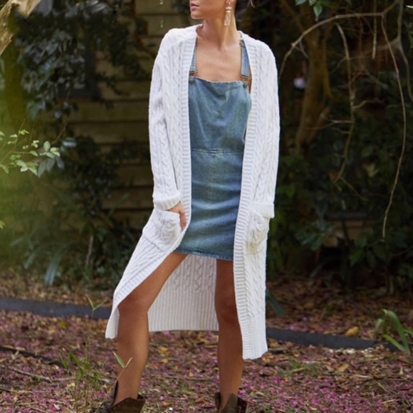 White Cable Knit Cardigan Buttoned with Pockets - Picture 3 of 8